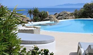 Paraga Scorpios Villa 2 7mins Walk to Beach by Calypso Sunset Villas