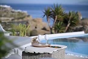 Paraga Scorpios Villa 2 7mins Walk to Beach by Calypso Sunset Villas