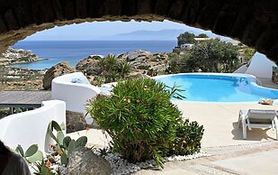 Paraga Scorpios Villa 2 7mins Walk to Beach by Calypso Sunset Villas