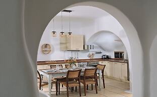 Paraga Scorpios Villa 2 7mins Walk to Beach by Calypso Sunset Villas