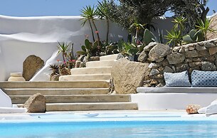 Paraga Scorpios Villa 2 7mins Walk to Beach by Calypso Sunset Villas