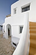 Paraga Scorpios Villa 2 7mins Walk to Beach by Calypso Sunset Villas