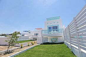 Xenos Villa 5 With a Private Pool Near the sea