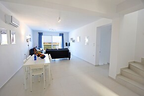 Xenos Villa 5 With a Private Pool Near the sea