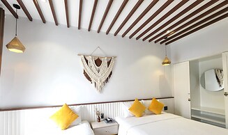 Riverside Mini Hotel Grand World