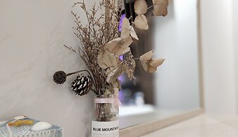 Riverside Mini Hotel Grand World