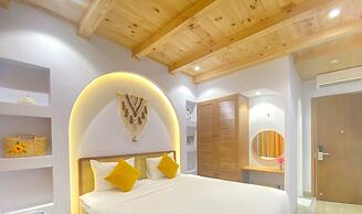 Riverside Mini Hotel Grand World