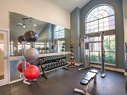 Near Nrg - Book For Rodeo - 2 Bedroom 2 Bath - Resort Style Pool