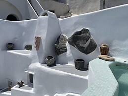 Charming 2-bed Villa in Thera With Outdoor hot tub