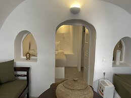 Charming 2-bed Villa in Thera With Outdoor hot tub