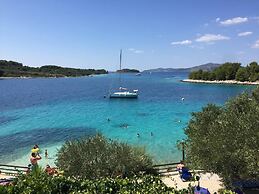 Cozy Loft Studio With Rooftop, Seaview & Pool