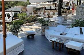 Cozy Loft Studio With Rooftop, Seaview & Pool