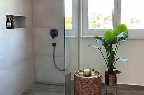 Cozy Loft Studio With Rooftop, Seaview & Pool