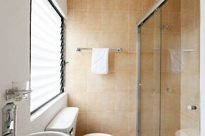 Room in Guest Room - Cuarto En Las Lomas!