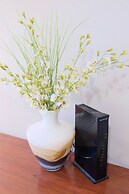 Charming Mid Century Home Near Airport & Columbia River