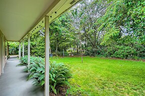 Charming Mid Century Home Near Airport & Columbia River