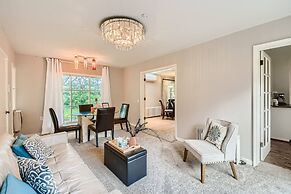 Charming Mid Century Home Near Airport & Columbia River