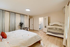 Charming Mid Century Home Near Airport & Columbia River