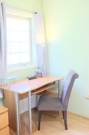 Charming Mid Century Home Near Airport & Columbia River