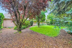 Charming Mid Century Home Near Airport & Columbia River