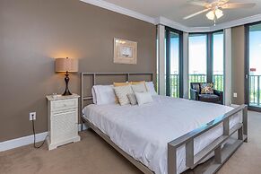 Phoenix on the Bay 2 by Brett Robinson Vacations