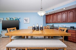 Phoenix on the Bay 2 by Brett Robinson Vacations