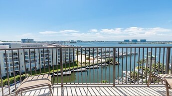 Phoenix on the Bay 2 by Brett Robinson Vacations