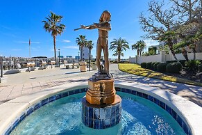 Phoenix on the Bay 2 by Brett Robinson Vacations