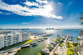 Phoenix on the Bay 2 by Brett Robinson Vacations