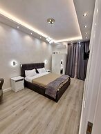 Apartment Near the Colosseum With Metro Line A a 2-minute Walk Away