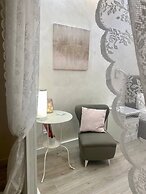 Apartment Near the Colosseum With Metro Line A a 2-minute Walk Away