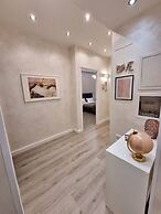 Apartment Near the Colosseum With Metro Line A a 2-minute Walk Away