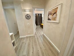 Apartment Near the Colosseum With Metro Line A a 2-minute Walk Away