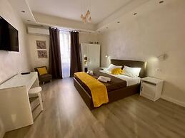 Apartment Near the Colosseum With Metro Line A a 2-minute Walk Away