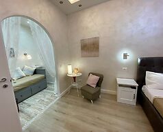 Apartment Near the Colosseum With Metro Line A a 2-minute Walk Away