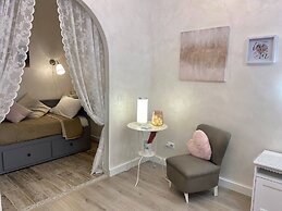 Apartment Near the Colosseum With Metro Line A a 2-minute Walk Away