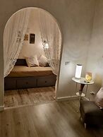 Apartment Near the Colosseum With Metro Line A a 2-minute Walk Away