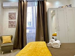 Apartment Near the Colosseum With Metro Line A a 2-minute Walk Away