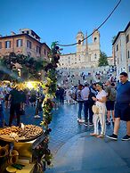 Apartment Near the Colosseum With Metro Line A a 2-minute Walk Away