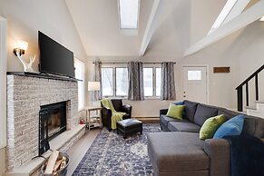 Dream Lakehouse Wfirepit Fireplace, Bbq, Wi-fi