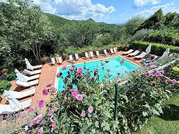 Torretta Sleeps 5 With Pool and Exclusiv