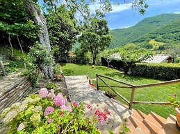 Torretta Sleeps 5 With Pool and Exclusiv