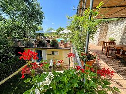 Torretta Sleeps 5 With Pool and Exclusiv