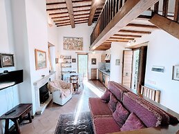 Torretta Sleeps 5 With Pool and Exclusiv