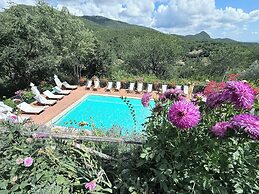 Torretta Sleeps 5 With Pool and Exclusiv