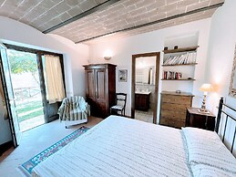 Torretta Sleeps 5 With Pool and Exclusiv
