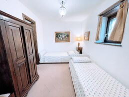 Torretta Sleeps 5 With Pool and Exclusiv