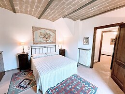 Torretta Sleeps 5 With Pool and Exclusiv