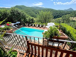 Torretta Sleeps 5 With Pool and Exclusiv