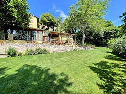 Torretta Sleeps 5 With Pool and Exclusiv